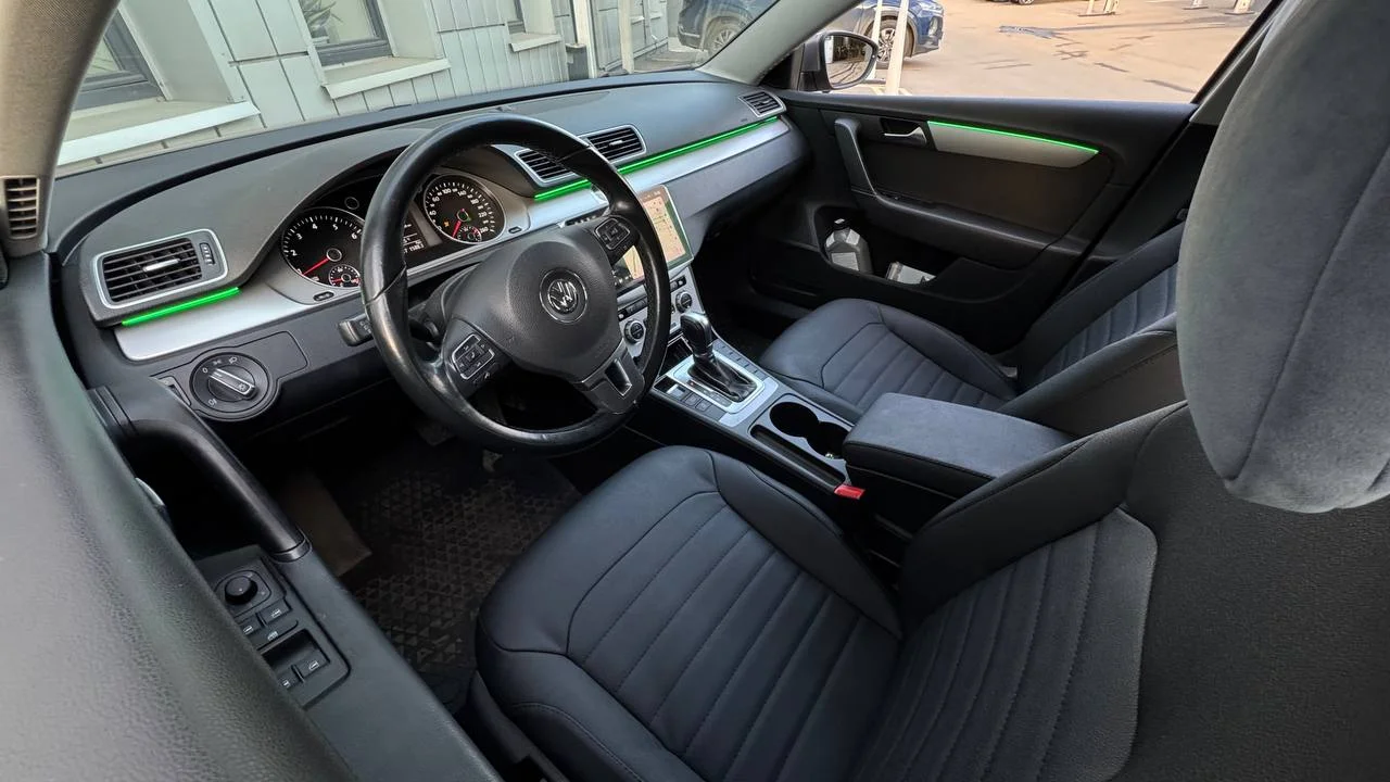 VW Passat B7

Пошит и установлен комплект каркасных чехлов в категории Gold, экокожа Дакота на
