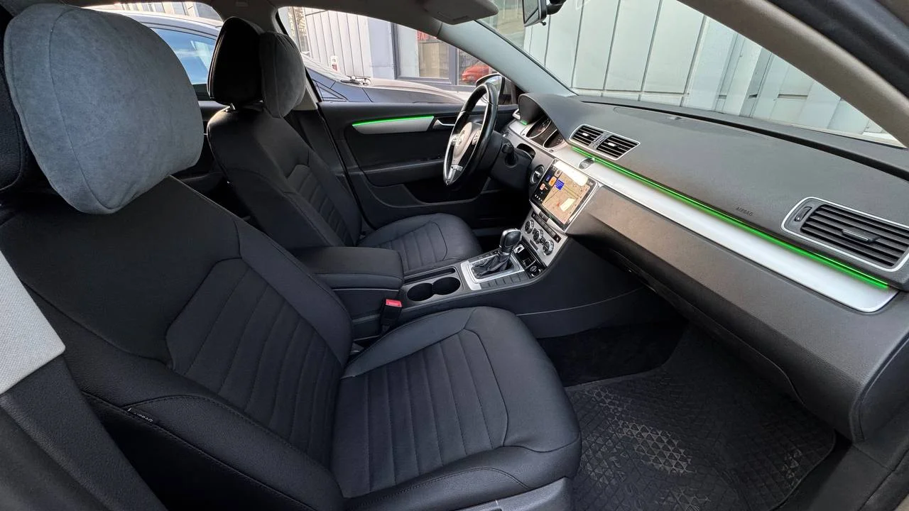 VW Passat B7

Пошит и установлен комплект каркасных чехлов в категории Gold, экокожа Дакота на
