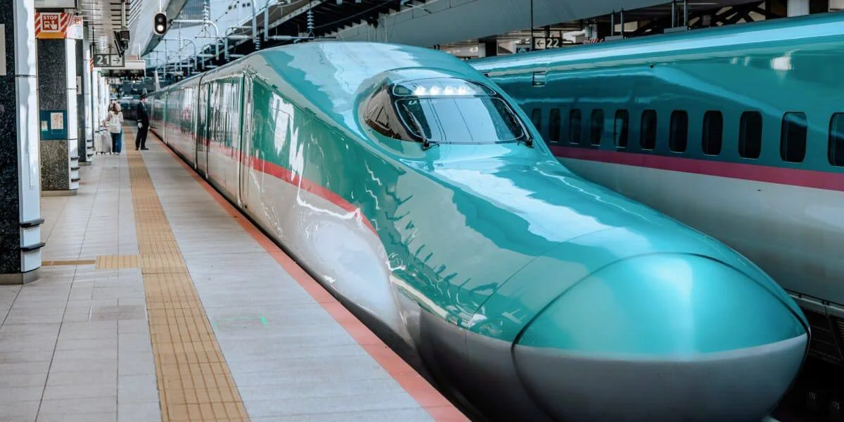 Amazon Japan повёз посылки на Shinkansen: middle‑mile через скоростные поезда
