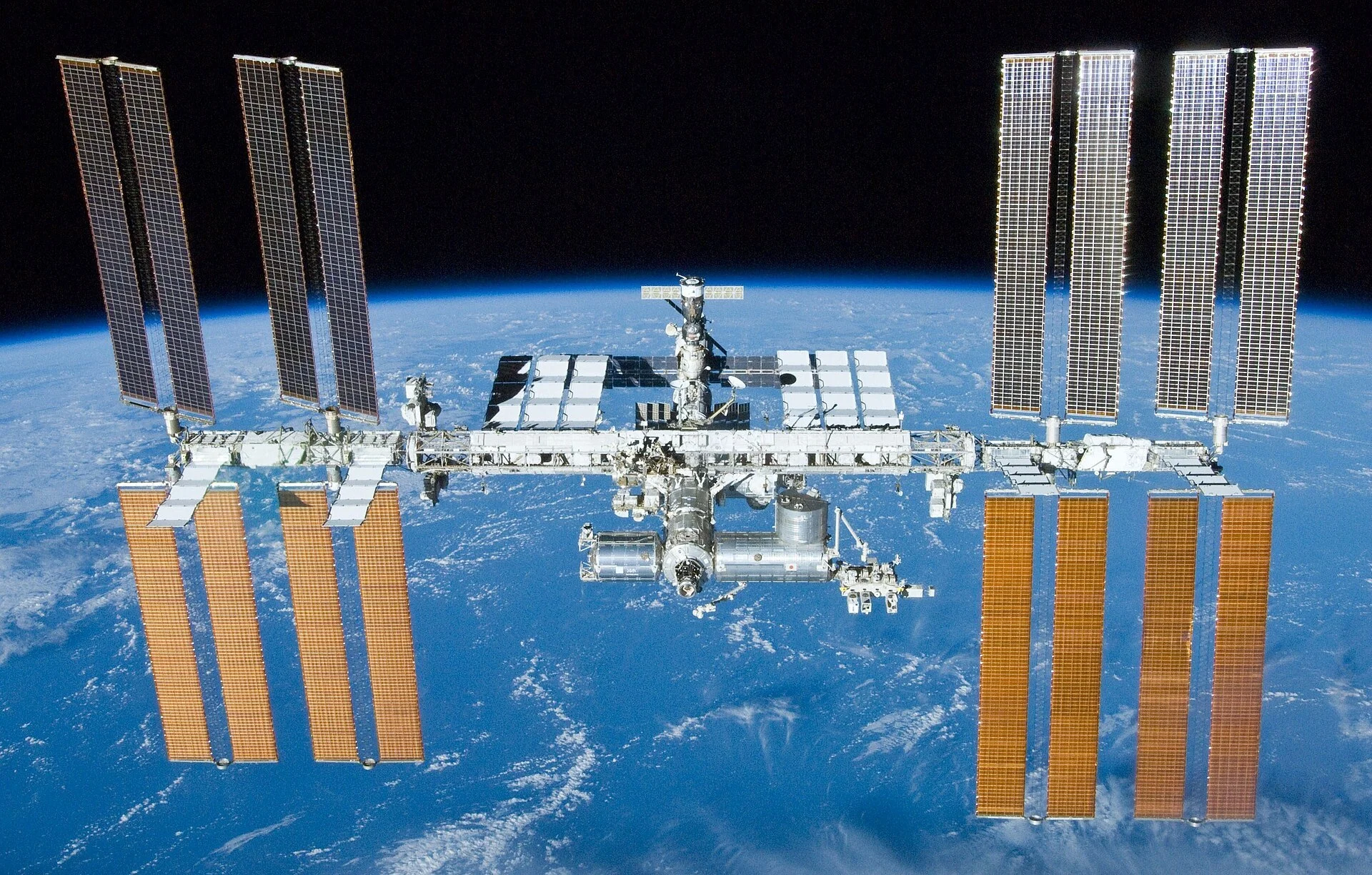 🛰 МКС доживёт до 2030-го: Россия и США договорились не сводить станцию с орбиты