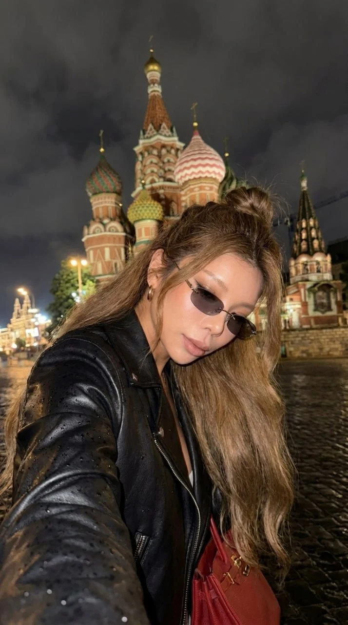 1️⃣ Фото возле собора