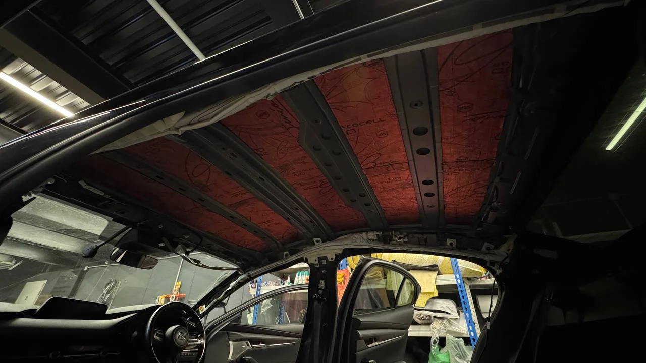 Mazda 3 (BP)

Очередной красивый черный потолок получил наш подписчик в свой новый автомобиль от