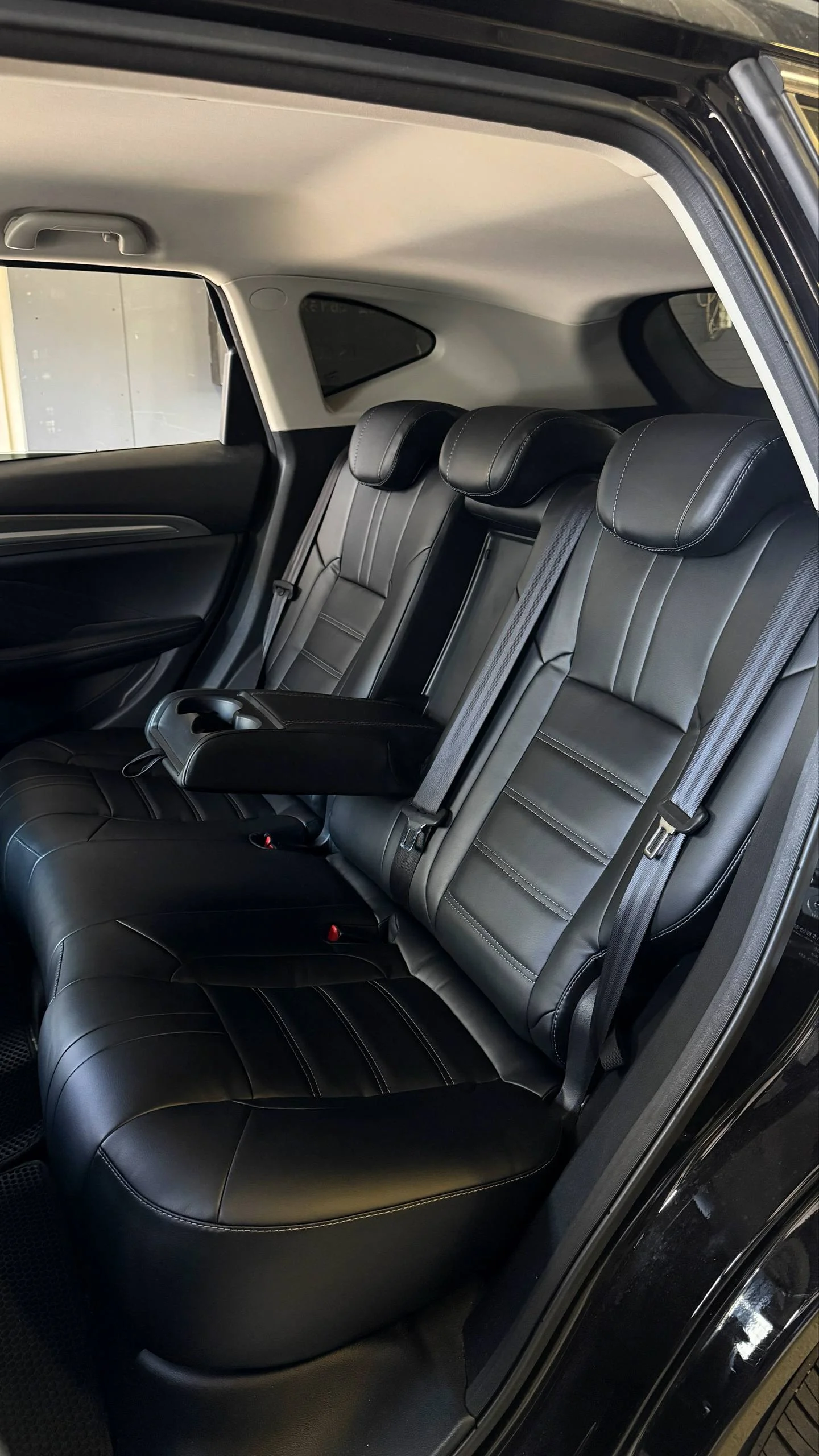 Haval F7 Пошит и установлен комплект каркасных челов в категории Base + в черном цвете и серой