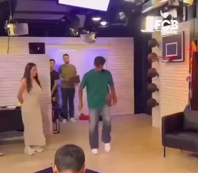Перед трансфером Феррана в ПСЖ в соцсетях завирусилось видео со встречи испанца с болельщиками
