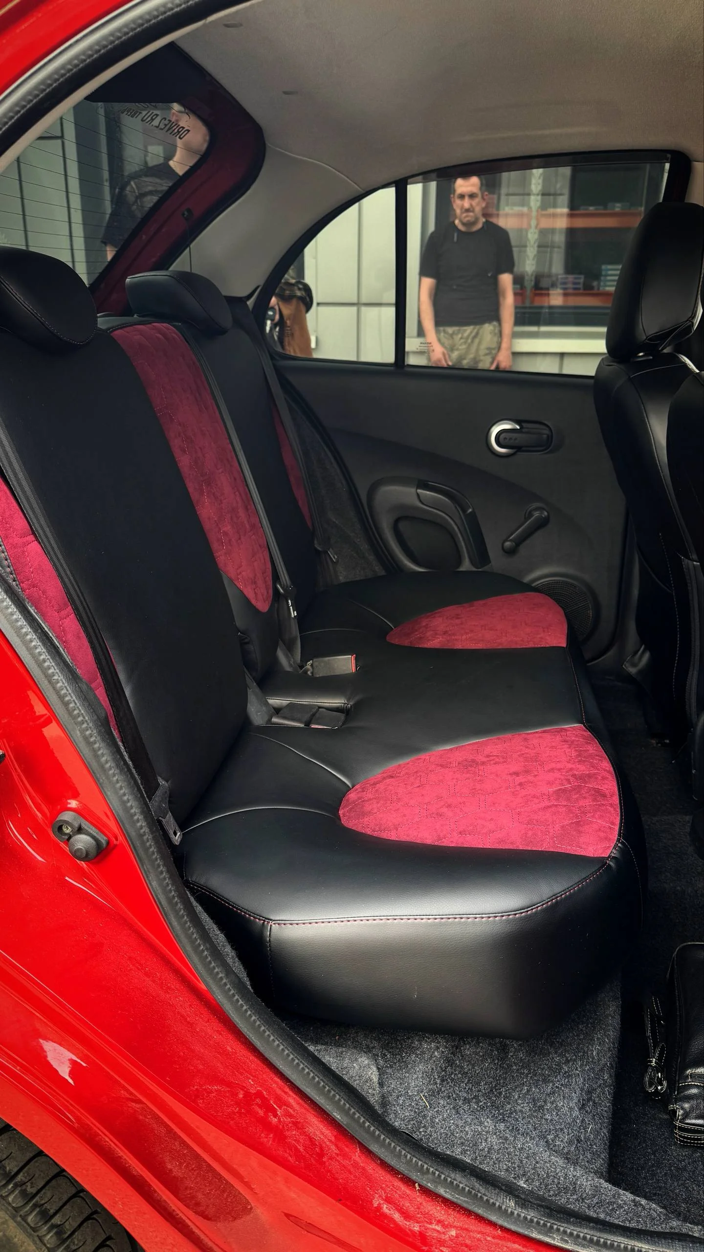Nissan Micra Пошит и установлен комплект в категории Base+ с усилением переднего ряда, в