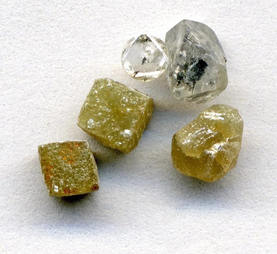De Beers закрывает алмазный рудник в ЮАР на фоне кризиса отрасли