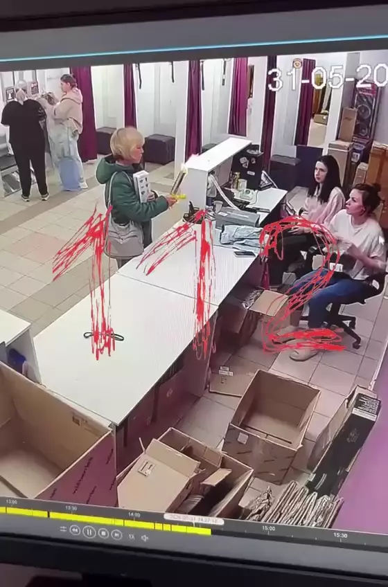 🔥 Покупательница устроила забег по ПВЗ с горящим водонагревателем в руках