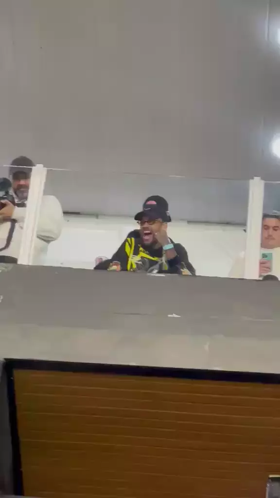 Неймар выдал шедевральный треш-ток соперникам прямо во время матча 😏