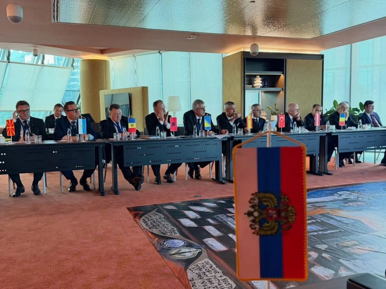 2026.06.18 Сербия, Белград Масонский Международный Конгресс МИРА Фотография на память