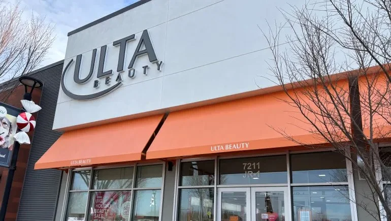🌸 У Ulta парфюмерия остаётся самой быстрорастущей категорией на фоне роста продаж