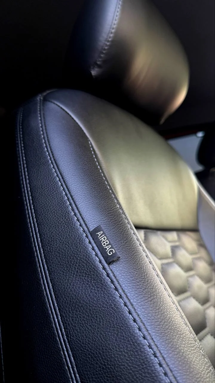 Ford S Max Пошит и установлен комплект каркасных чехлов в категории Silver в черном цвете с