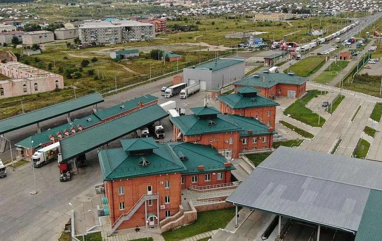 Автотранзит через Монголию между Китаем и Россией временно ограничат