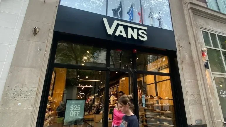 👟 Сезон back-to-school может стать решающим испытанием для Vans