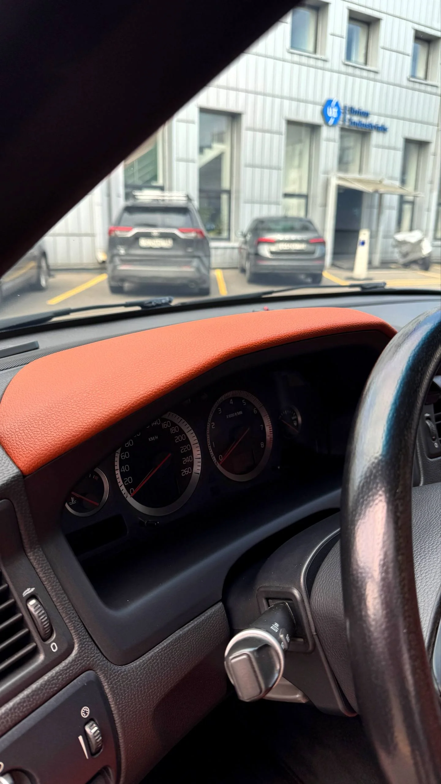 Volvo S60 (1 рест)