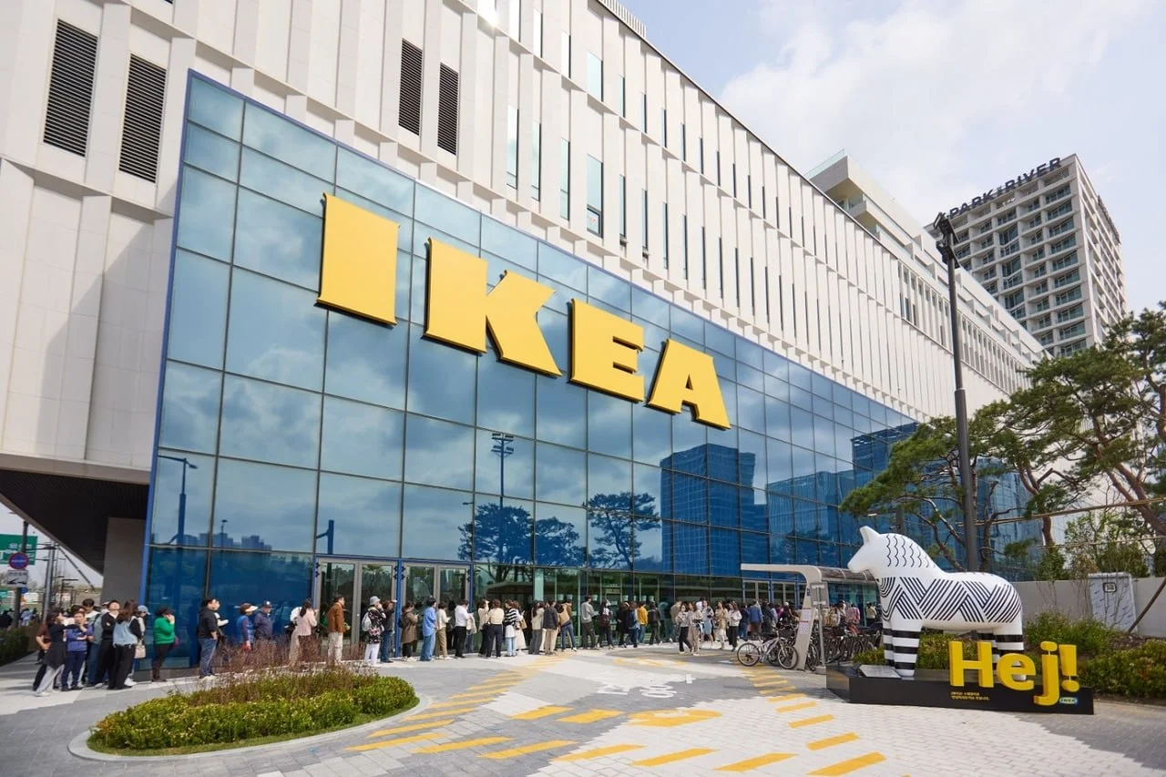 Президент Южной Кореи потребовал разобраться с IKEA из-за декретницы
