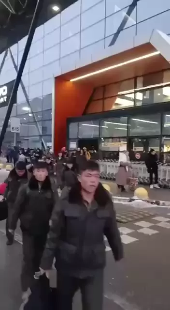 🇰🇵Рабочие из Северной Кореи прибыли в Москву