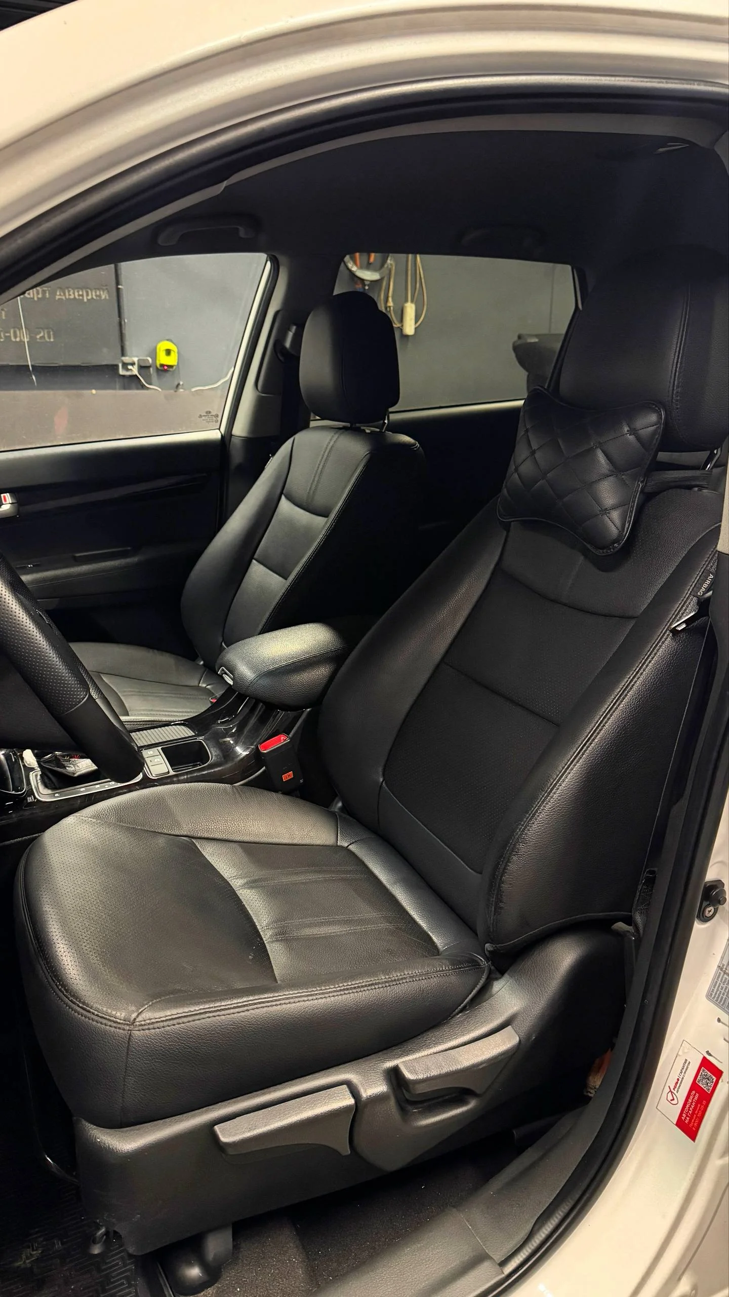 Kia Sorento 

Замена нижних подушек водительского и пассажирского кресел