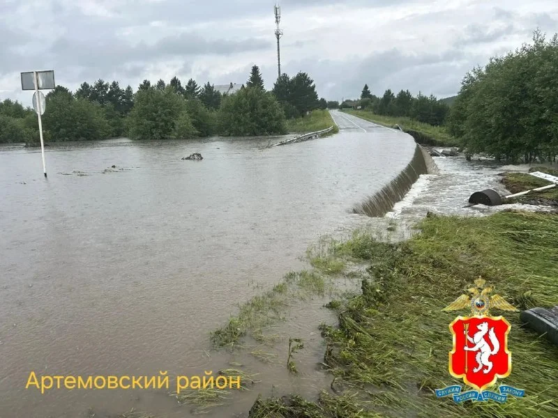 Ливни затопили дороги в Свердловской области