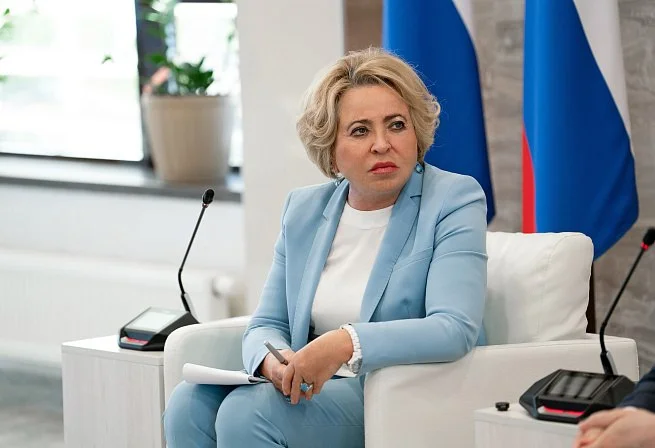 ⚡️К 35 годам, а лучше раньше, россияне должны успеть родить троих детей, создать семью и состояться