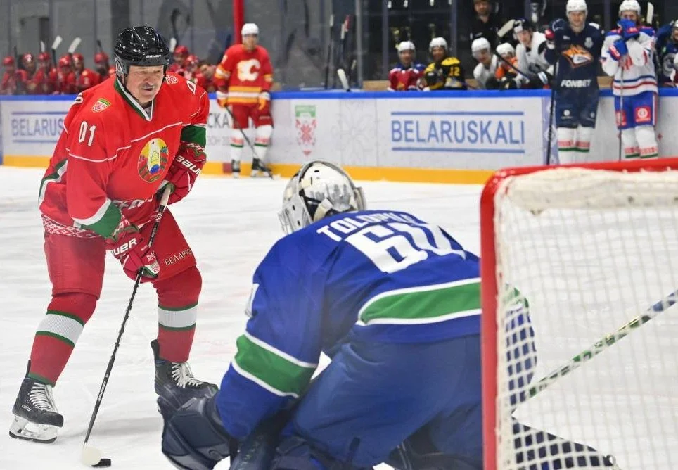🏒 Президент 🇧🇾 Беларуси Александр Лукашенко провел хоккейную тренировку с игроками из 🏒 НХЛ