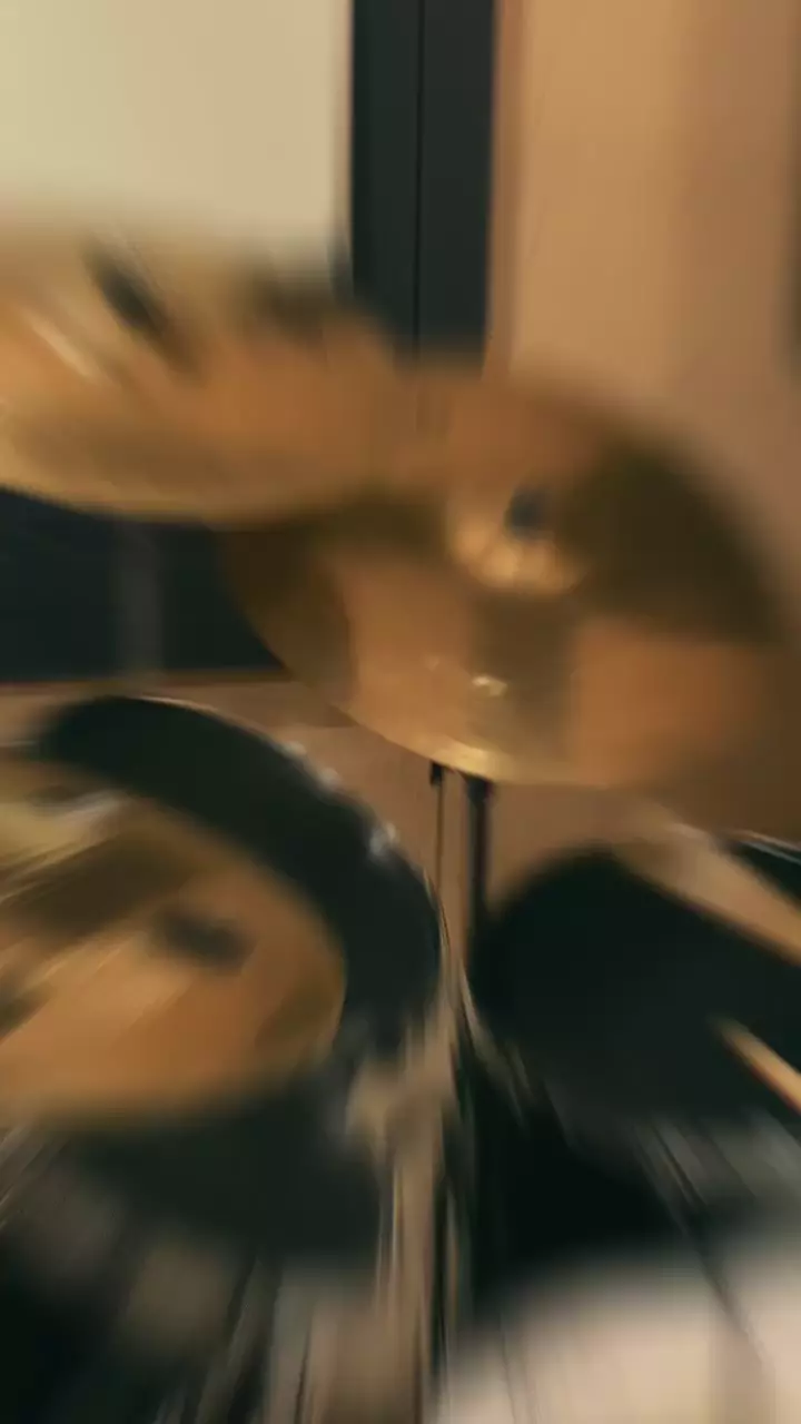 Никак не доходят руки записать drum cover в хорошем качестве и с хорошим звуком,надеюсь в этом году
