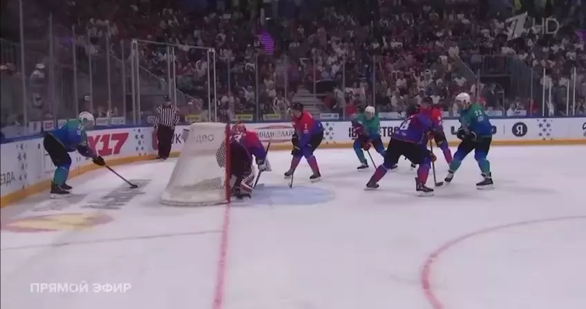 🥅 Форвард 🐆 Филадельфии Матвей Мичков забил гол в стиле лакросс на Матче года-2026 🫥