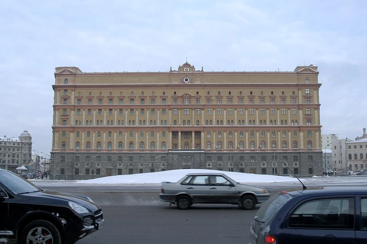 Дроны в тайниках под матрасами: ФСБ сорвала атаки на два военных аэродрома