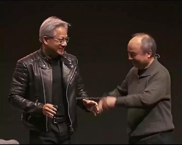 Жаль добряка справа, конечно
