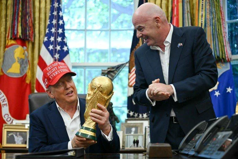 Дональд Трамп вместе с Джанни Инфантино будет вручать кубок мира победителям ЧМ-2026 🏆