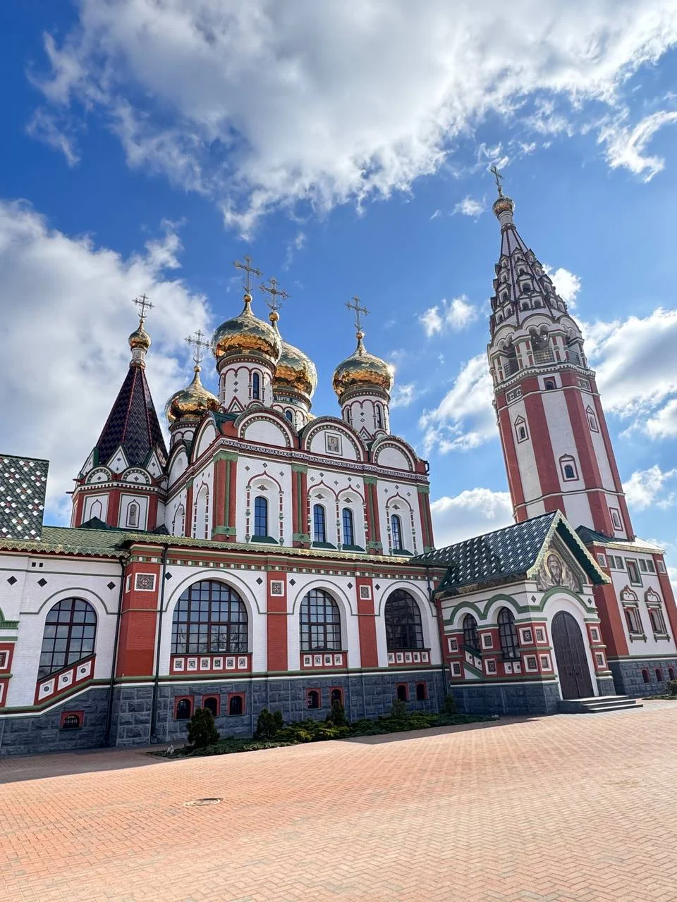 Ценители, вы проголосовали за формат фото + текст в этом канале