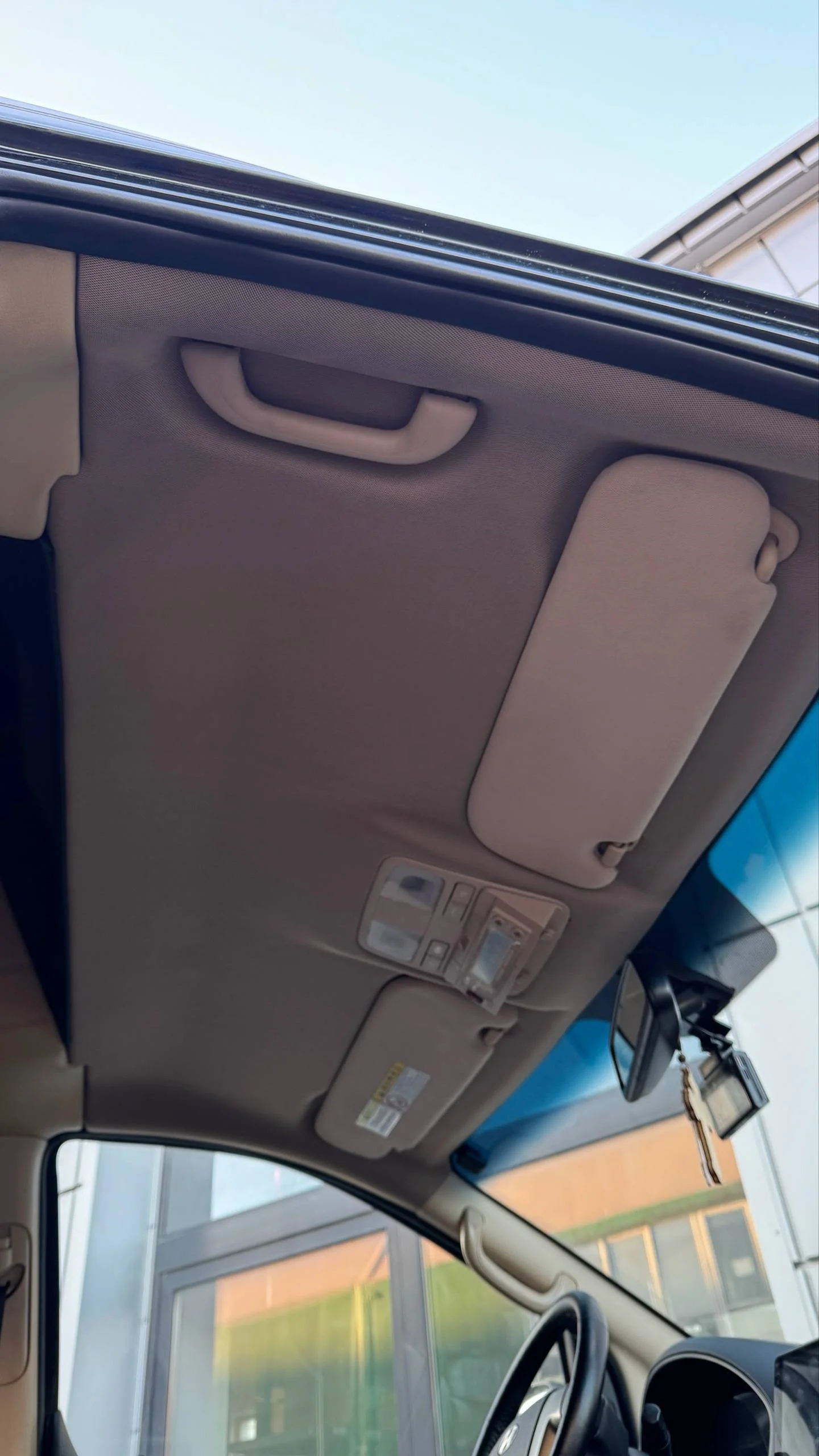 Hyundai Grand Starex limousine
