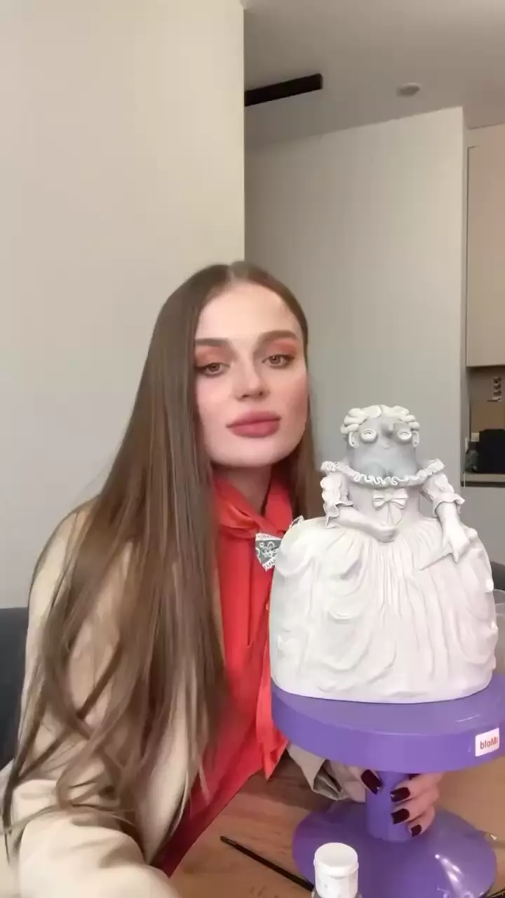 Алиса Воск создала свою собственную вселенную, которую населяет выдуманными героями