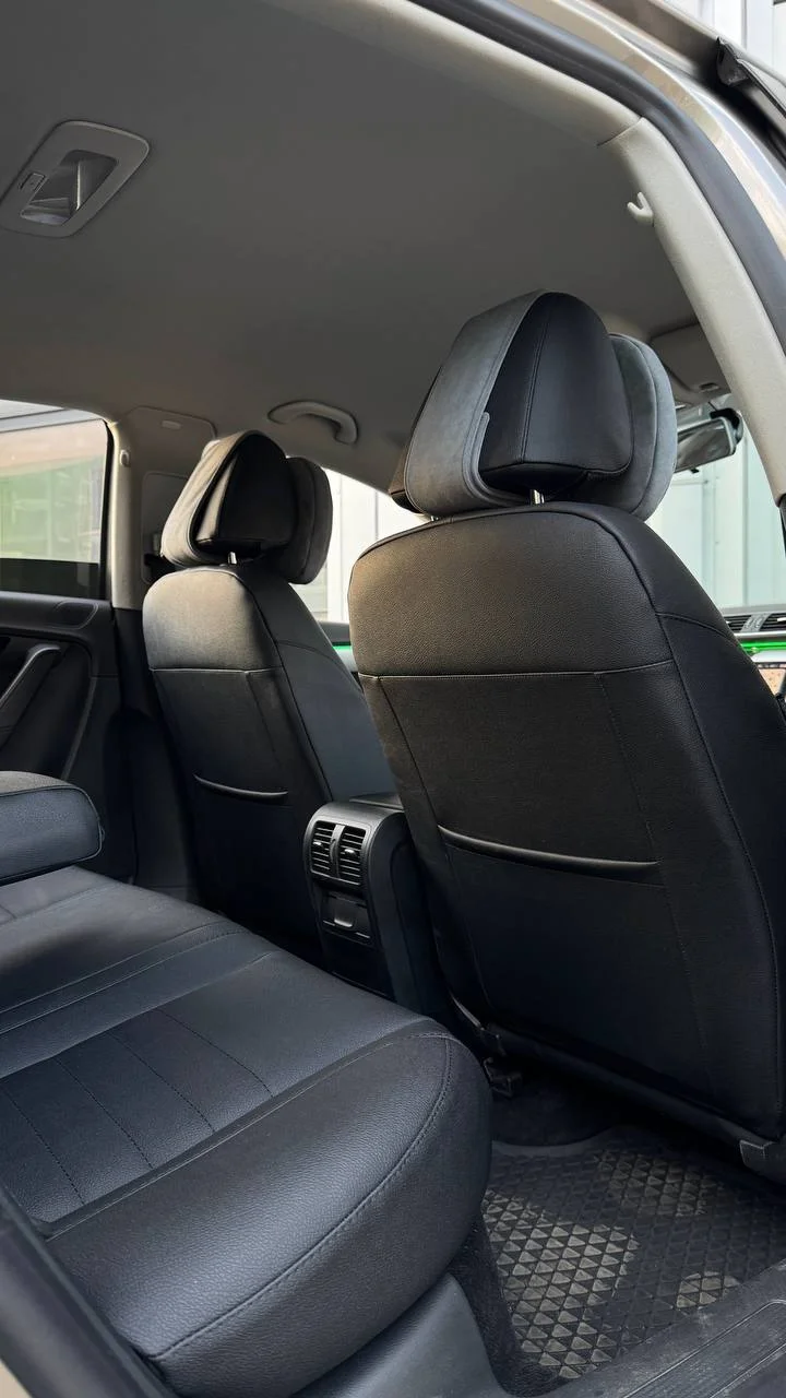 VW Passat B7

Пошит и установлен комплект каркасных чехлов в категории Gold, экокожа Дакота на