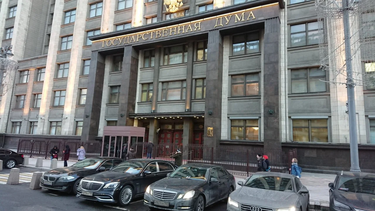 Нейросеть обяжут признаться: в России вводят маркировку ИИ-контента
