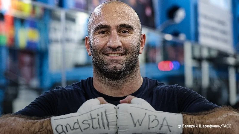 Мурат Гассиев защитил титул чемпиона мира WBA