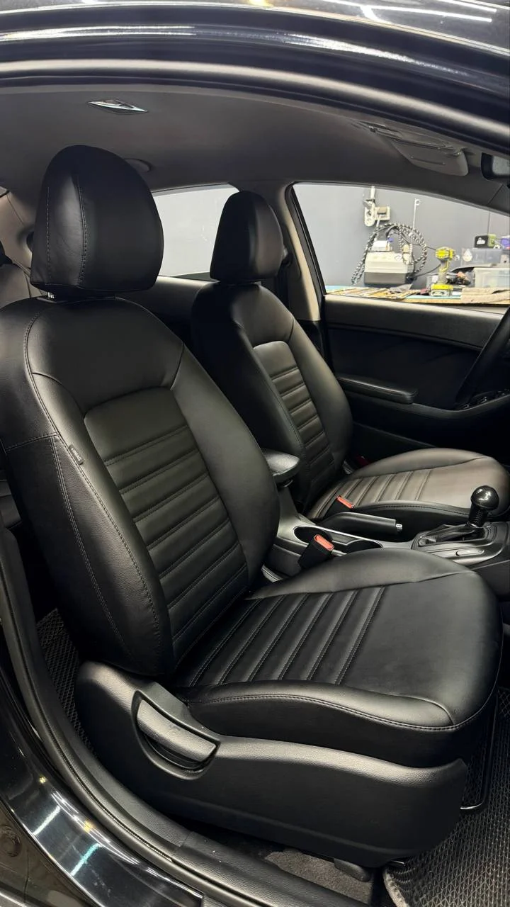Kia Cerato 3 Пошит и установлен комплект каркасных чехлов в категории Silver в классическом черном