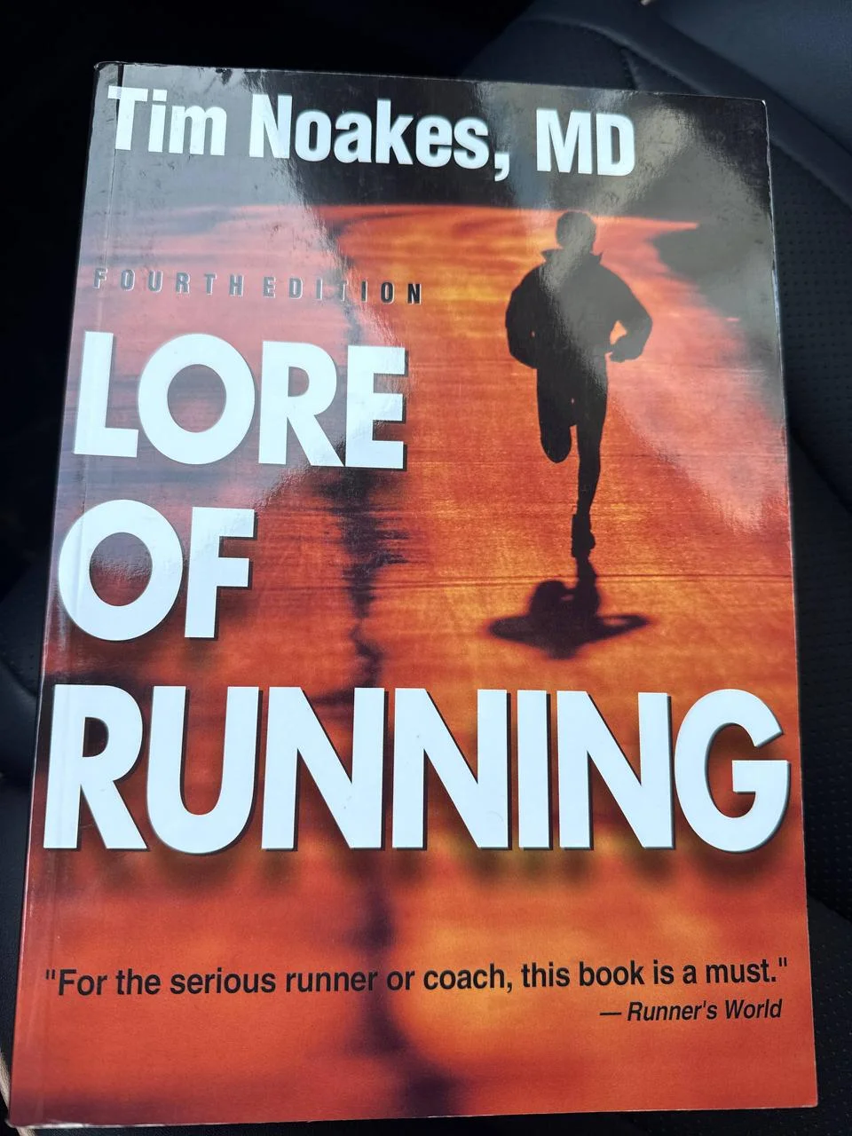 В прошлом году моей настольной книгой стала Lore of Running Тима Ноакса