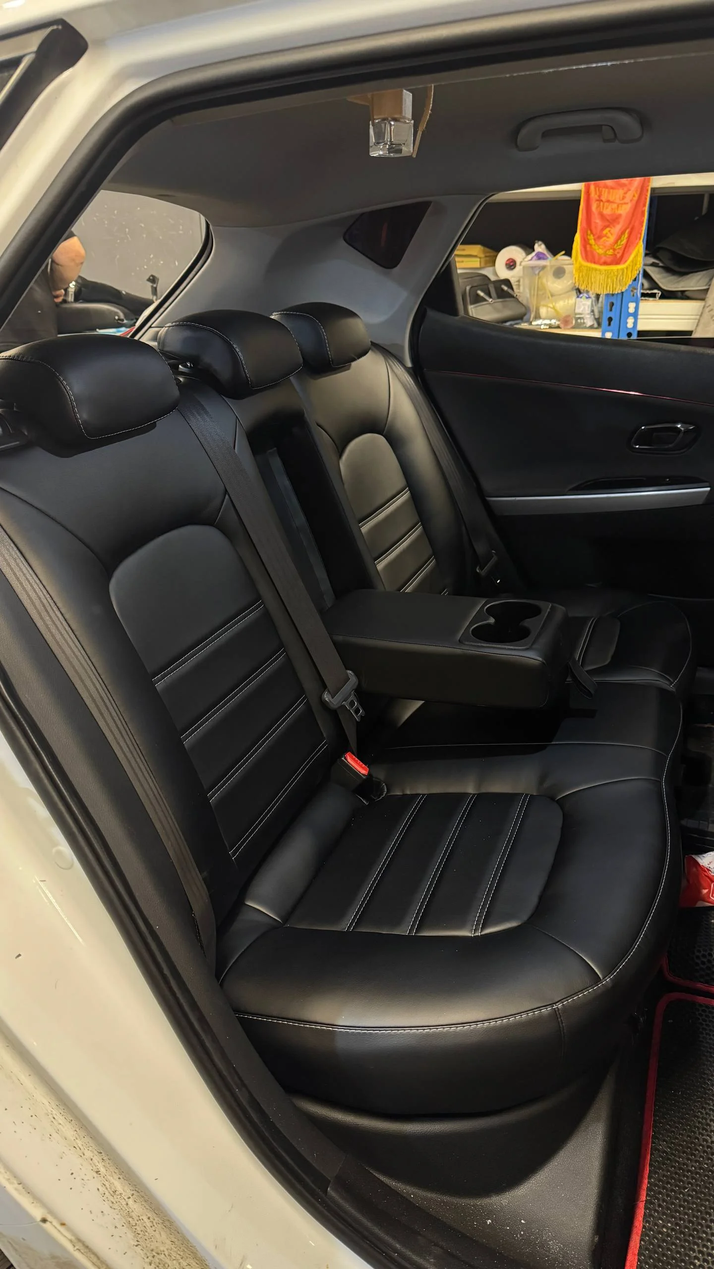 Kia Ceed 2 (JD) Пошит и установлен комплект каркасных чехлов в категории Base+ в черном цвете с