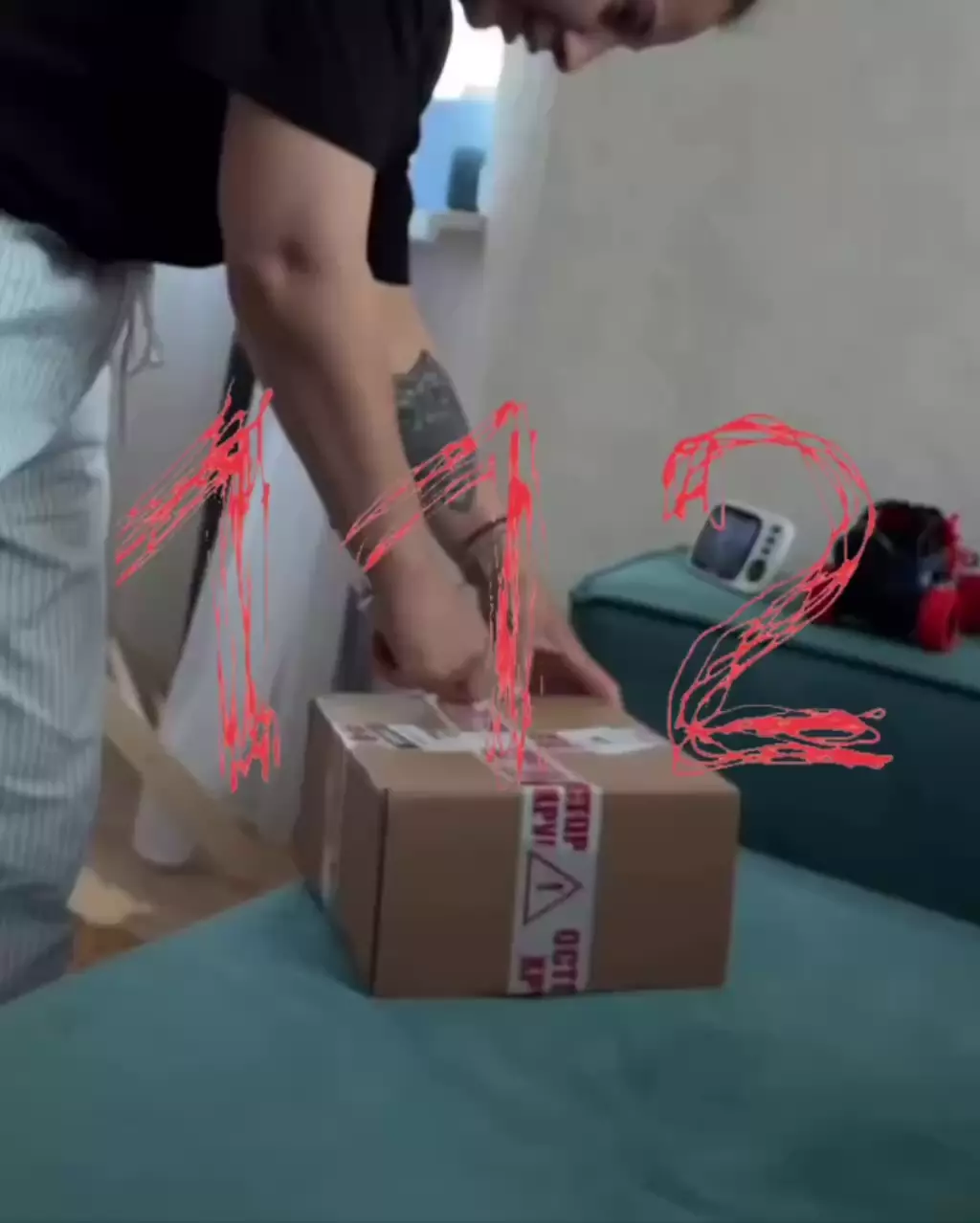 📦 Вместо камеры за 24 тысячи рублей покупательнице приехала пачка соды