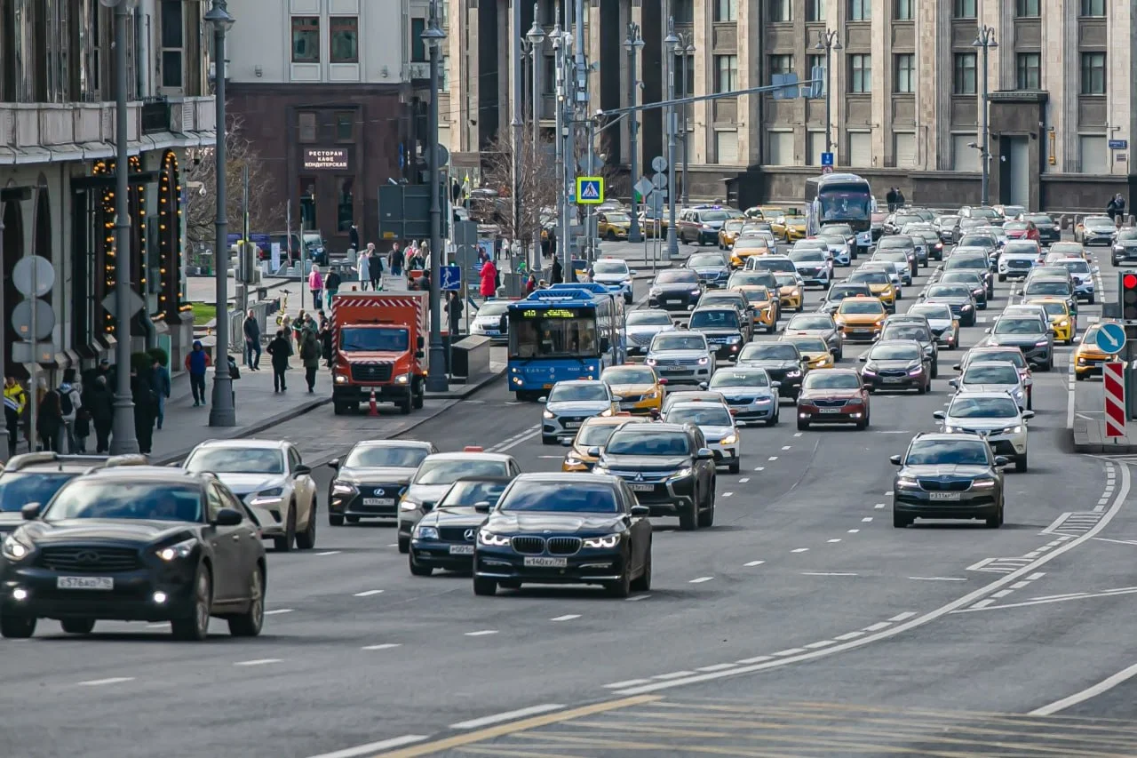 В первые майские выходные парковки в Москве работают бесплатно