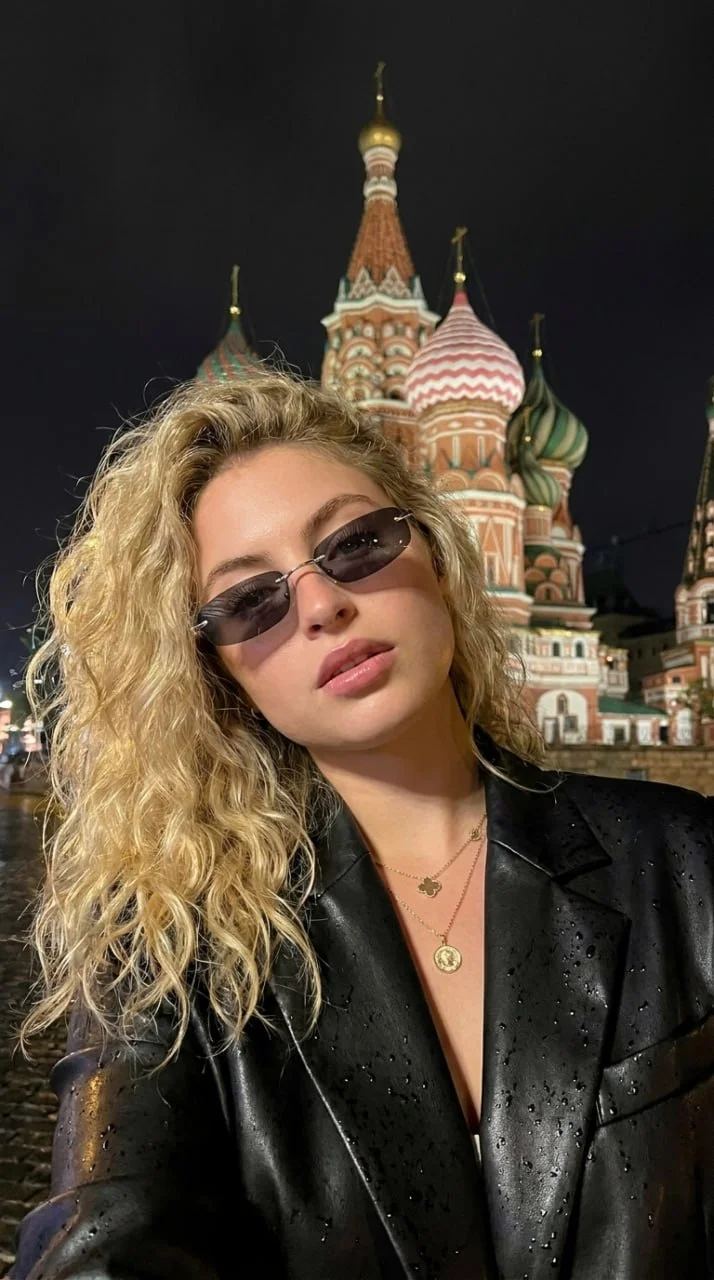 1️⃣ Фото возле собора