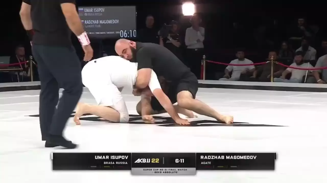 Ребенок прервал турнир по джиу-джитсу в Стамбуле 😏