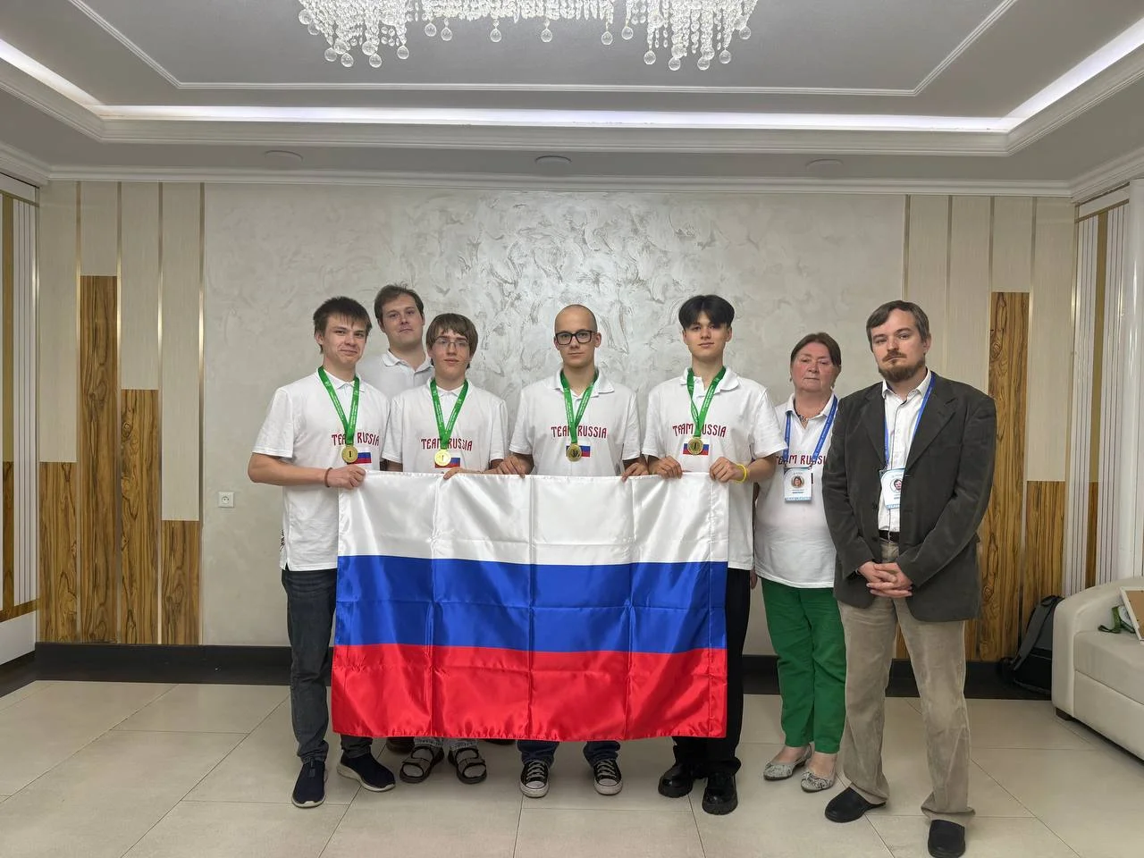 Абсолютный триумф: наши школьники разобрали биологию на золото!