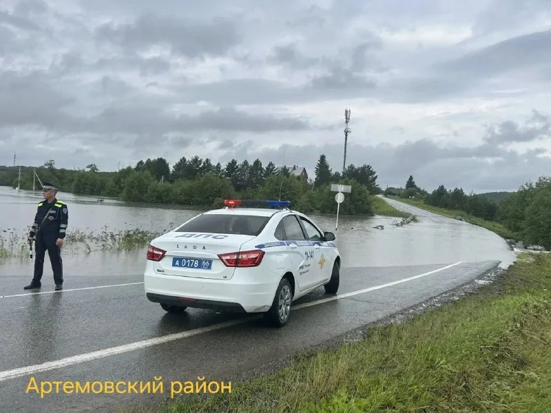 Ливни затопили дороги в Свердловской области
