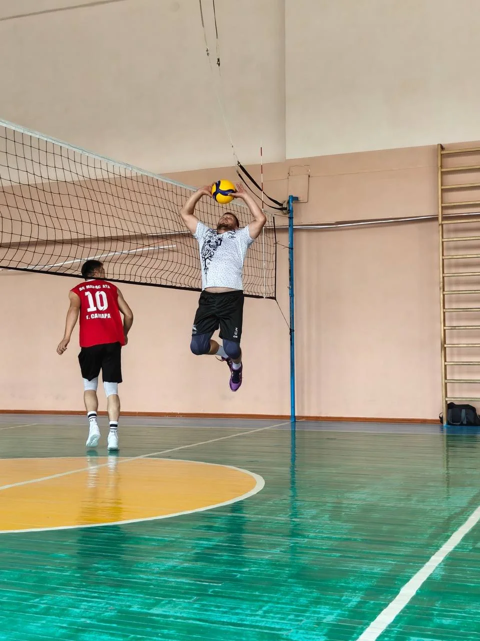 🏐В эти выходные команда Первый Темп приняла участие в открытом турнире по волейболу памяти