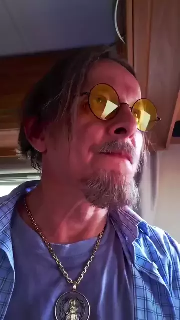 Иван Охлобыстин заявил, что российские воры-чиновники и дураки-депутаты понесут наказание за